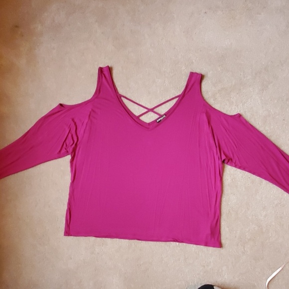 Express size XL cold shoulder blouse in magenta - Picture 6 of 8